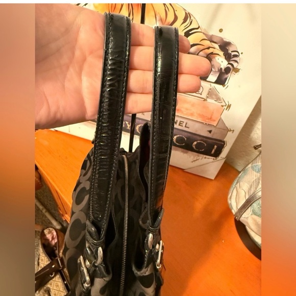 Coach Black and Gray Shoulder Bag - Picture 4 of 9